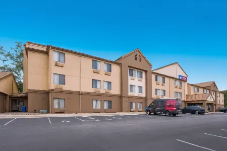 SureStay Plus Hotel by Best Western Coralville Iowa City
