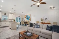 Spacious Home near Warm Mineral Springs, Beaches and Fun Outdoor Activities