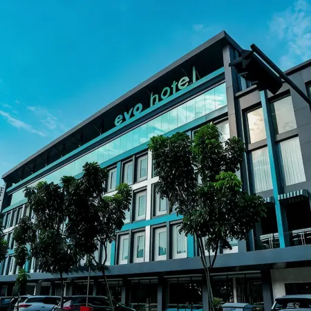 Evo Hotel Pekanbaru Отели рядом с достопримечательностью «Река Сиак»