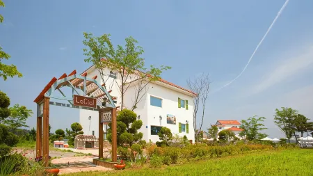 Daebudo la Mer le Ciel Pension Отели рядом с достопримечательностью «365 대부도 캠핑시티»