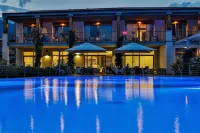 Tullio Hotel - Pools