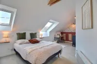 Chez Francis Hotels in Pluduno