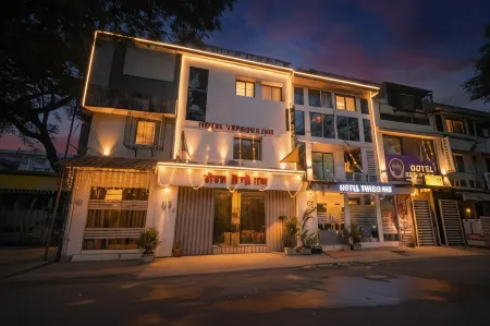 Via Twigo Inn Отели рядом с достопримечательностью «Madh Island»