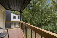 The Lofts on Indian Point - Near Silver Dollar City - parking
