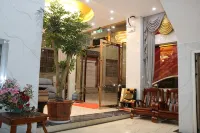 Huayi Hotel under Home Inn (Dali Nanjian Internet Celebrity Street) - 2-Star