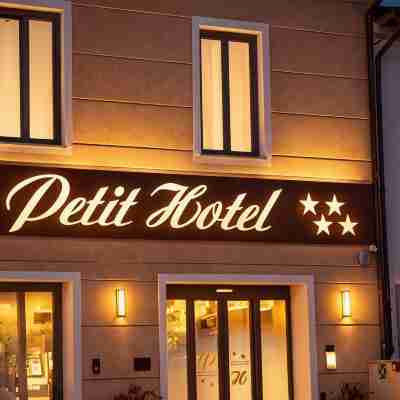 Petit Hotel Hotel Exterior