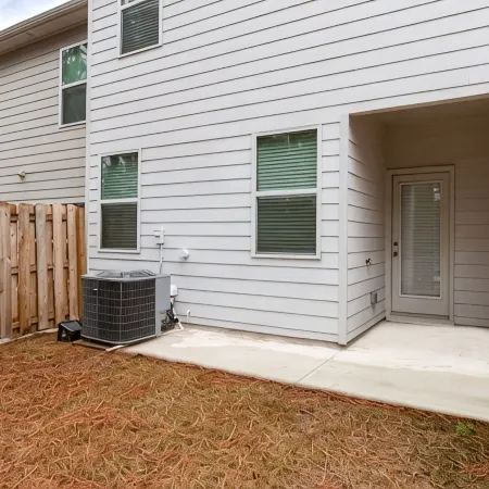 A Traveler’s dream; Private Townhome 15min to Airport in peaceful Union City