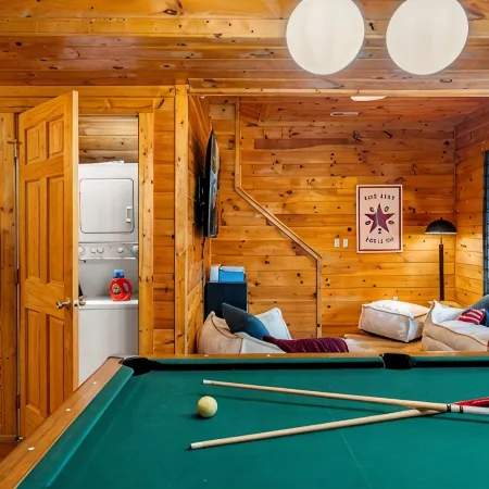 15 Min Dollywood, Game Room, Hot Tub, Shared Pool, Pets Welcome