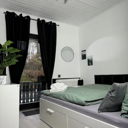 Vacation home 100m2 for 6-8 pers families, pet friendly with garden/parking lot/WLAN