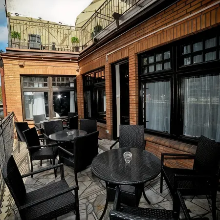 World Hostel - Old Town