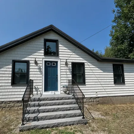 Brand new renovated 2-bedroom cottage in welcoming Wells with AC