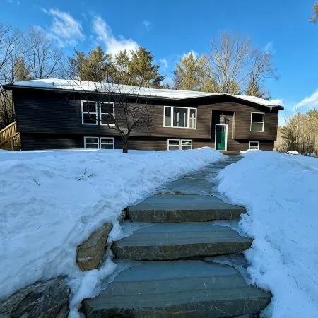 Forest Lake Haven close to Lake George and Gore Mountain, 5 BR spacious and NEW