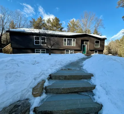 Forest Lake Haven close to Lake George and Gore Mountain, 5 BR spacious and NEW