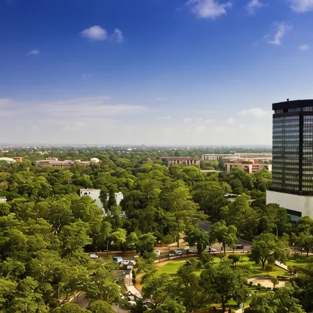 Le Meridien New Delhi Отели рядом с достопримечательностью «Конференц-центр Vigyan Bhavan»