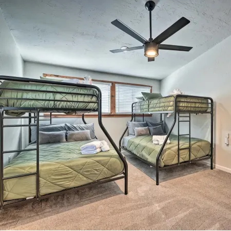 Flagstaff Forest Retreat • Hot Tub • Fire Pit • Fully Fenced Yard • Pet Friendly