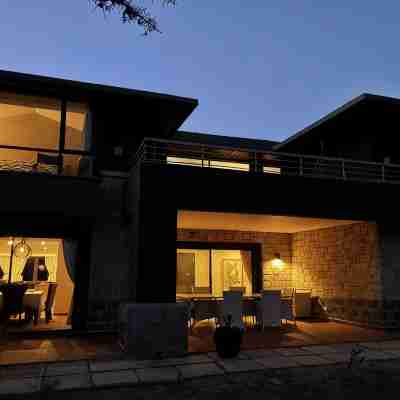 Nyikani House – Safari Stay with Mt. Kenya Views Hotel Exterior