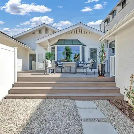 LUXURIOUS CRAFTSMAN HOME 3-BLOCKS AWAY FROM BEACH