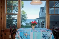 Come and enjoy our Boothbay Cottage - balcony