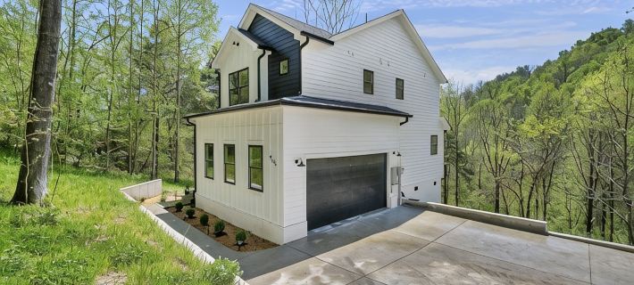 Peaceful place to recharge, within steps to Center Hill Lake! Hotels in DeKalb County