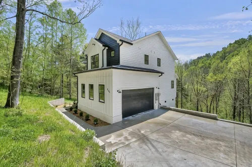 Peaceful place to recharge, within steps to Center Hill Lake! - 4-Star