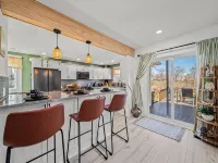 Lakeview Modern Stay Near Beaches, GOTL, and Spire Ξενοδοχεία στην πόλη Ashtabula