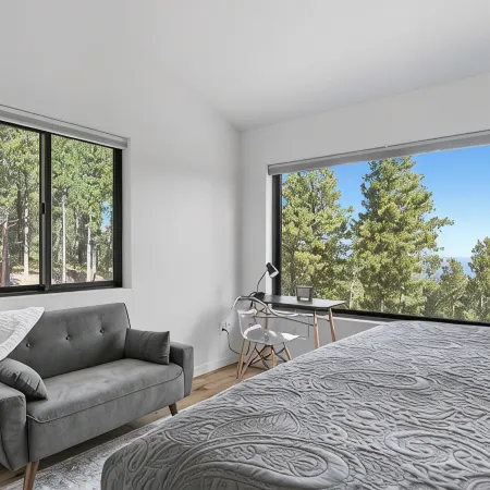 The Falcon- Breathtaking Mountain Views
