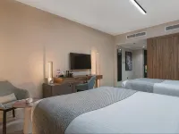 Hotel Holiday International Hotels near Al Majaz