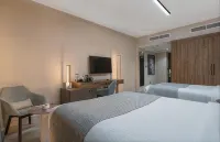 Hotel Holiday International