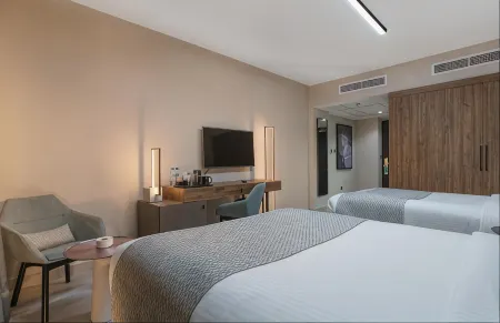 Hotel Holiday International