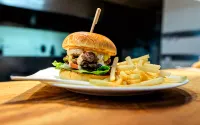 The Cambridge Hotel & Backpackers - Hostels