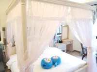 Happiness is coming – Pet-Friendly Elevator B&B near Train Station - Kitchens