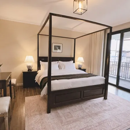 Eiffel Art Hotel