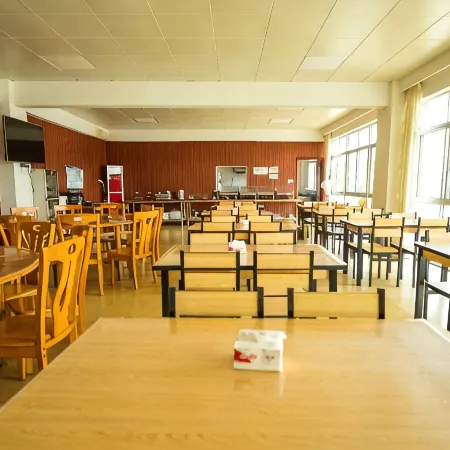 Fenghuang Huating Hostel