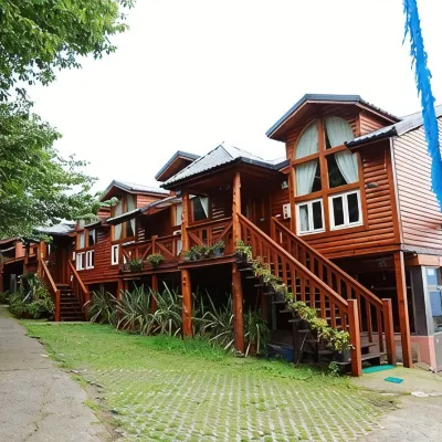 Bunbury Fruit Ranch Hostel Hotel dekat Taman Small Swiss