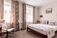 Старый дворик на Мопра Отели в г. 