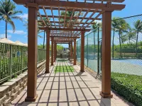 Beach Front Luxury 2-bedroom 2 Bath condo in beautiful Hallandale Beach - พร้อมWifi