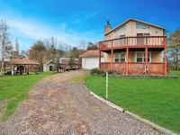 Lake Ariel Winter Getaway: King Bed, Fireplace, Wood Burning Sauna, Skiing Views Hotels in Lake Ariel