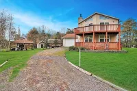 Lake Ariel Winter Getaway: King Bed, Fireplace, Wood Burning Sauna, Skiing Views - Swimmingpools