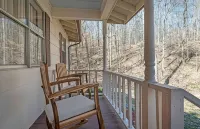 Creekside Cabin: Nestled in Woods, 30M Nashville - Wifi