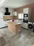 Théa, 3 bedrooms with all comforts Heated swimming pool