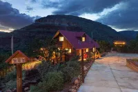 Canyon Vista Cottage- Hot Tub and Heavenly Views
