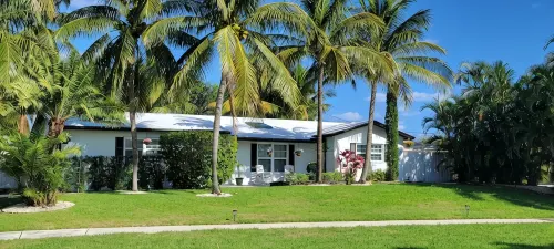 Oasis! Has Great Reviews! Pool, Bocce Court, Close to It All!