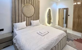 Marcliff Apartments