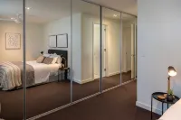 Luxury Adelaide Retreat  | Steps to Top Dining & Festivals - บังกะโล