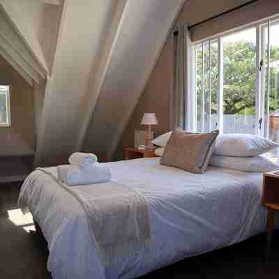 Stylish & Cozy House - 5min from the beach! Rooms