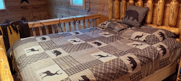 Cozy Authentic Amish Cabin, 5 Acres Of Privacy, 4 Wheel Trail, Snowmobile Trail Hotels in Washburn County
