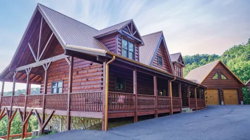 Huge Mountain Estate,Blue Ridge View, Sleeps 18, Hot Tub, Deck, & Game Room