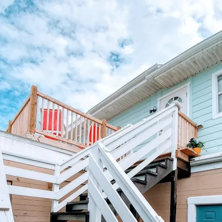 Sleeps 8/Ocean Views/ Private Deck/Beach Gear/Steps to Ocean/ Trailer Parking