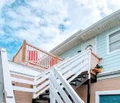 Sleeps 8/Ocean Views/ Private Deck/Beach Gear/Steps to Ocean/ Trailer Parking - 3つ星