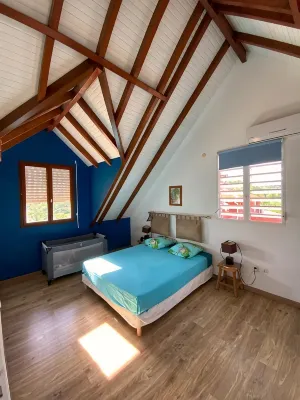 House / Villa - SAINTE-LUCE